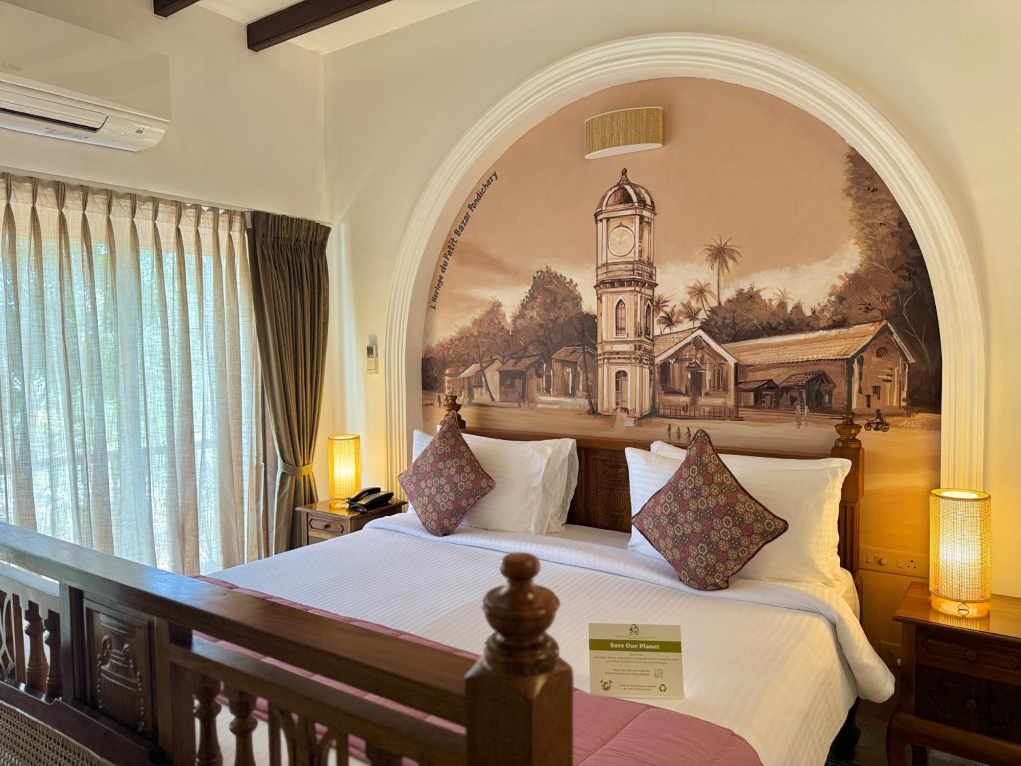 La Plage Seaview Suites Пондичерри Экстерьер фото